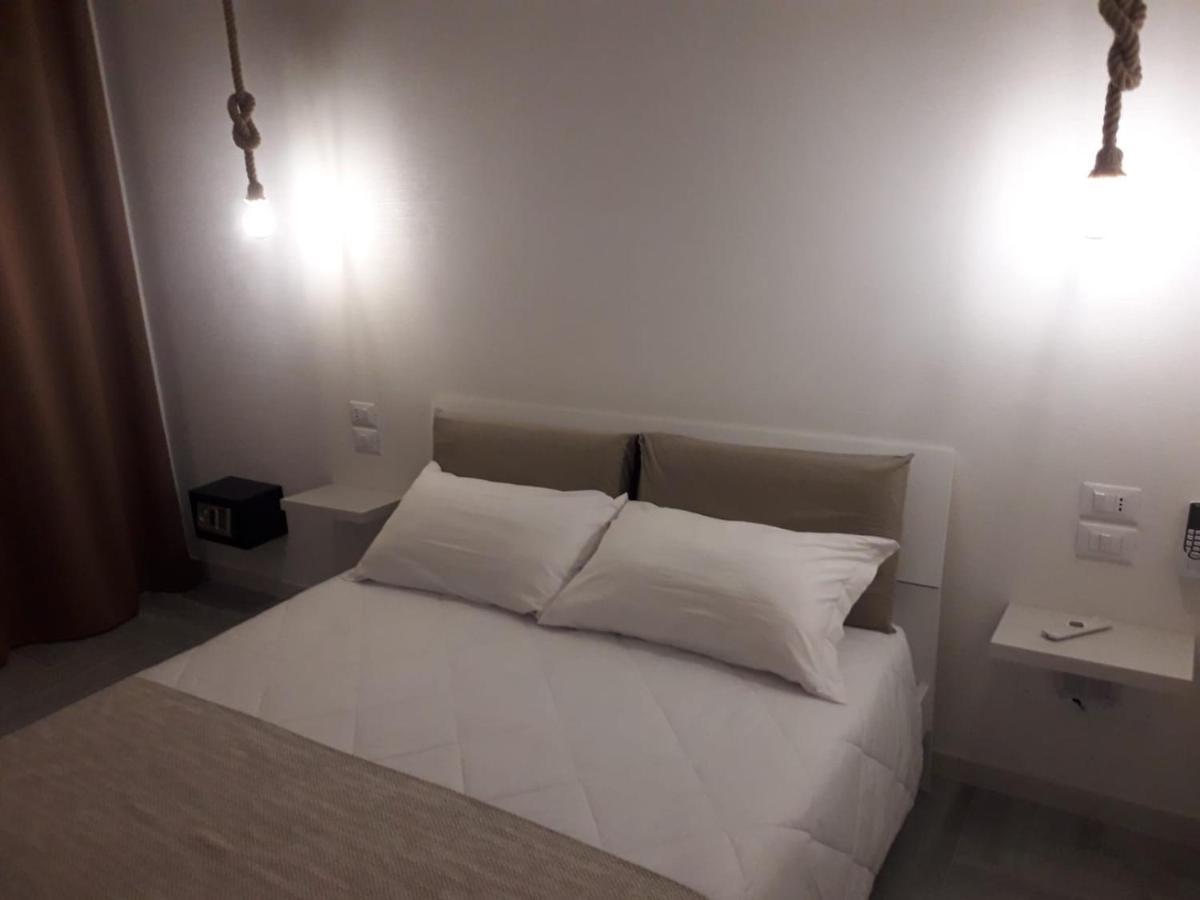 Aquamari B&B Vieste Bagian luar foto